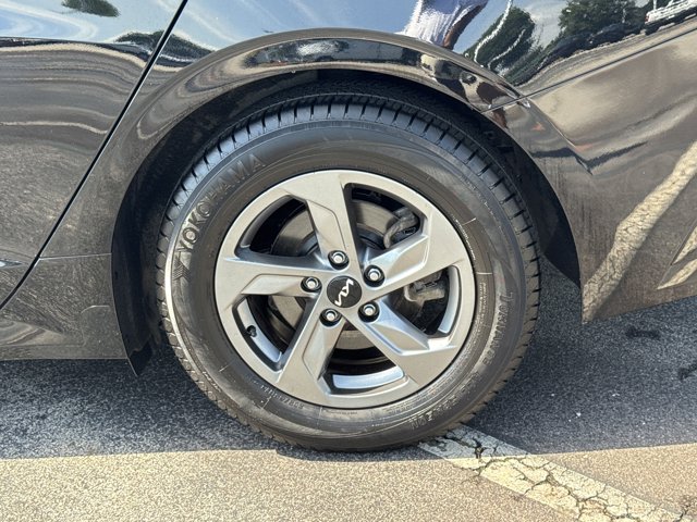 Vehicle image 19 of 32