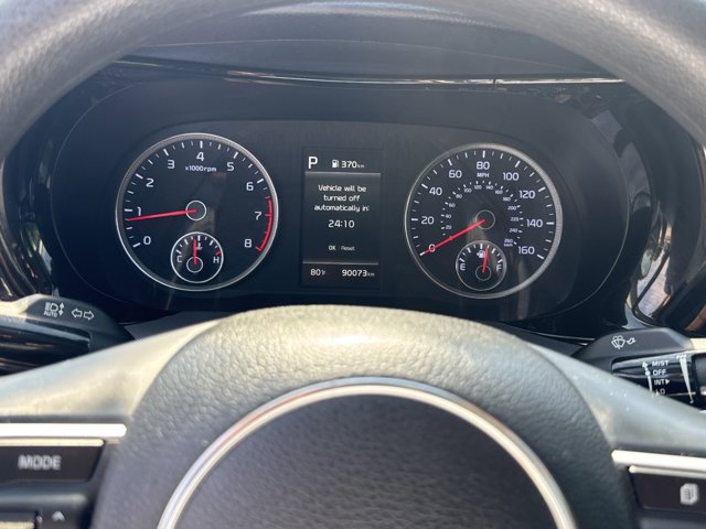 Vehicle image 27 of 32