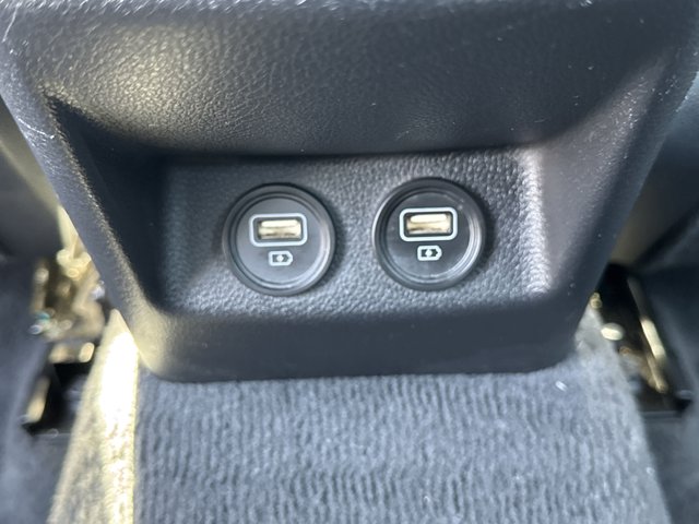Vehicle image 22 of 32