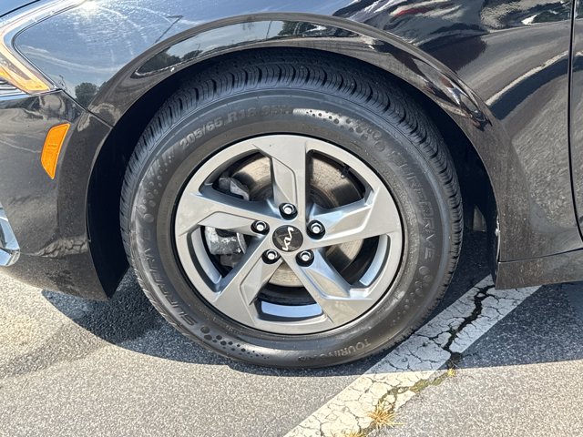 Vehicle image 11 of 32