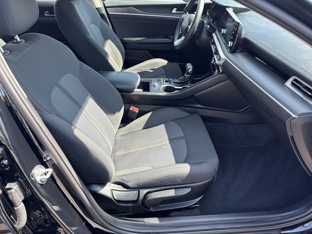 Vehicle image 13 of 32