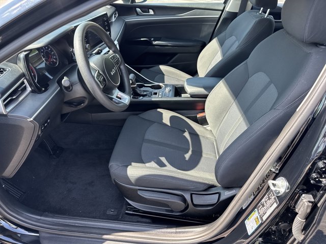 Vehicle image 9 of 32