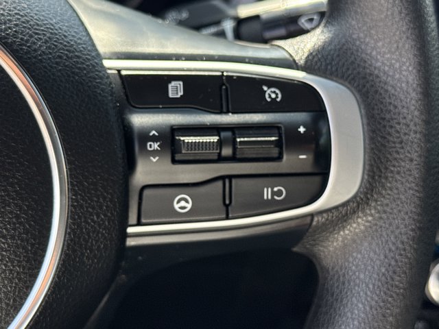 Vehicle image 26 of 32