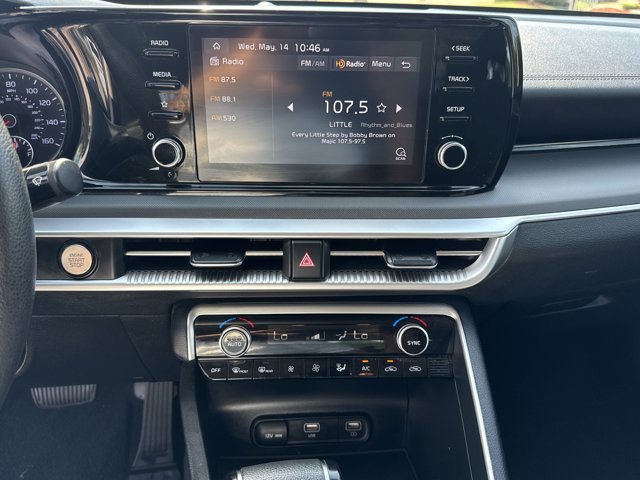 Vehicle image 29 of 32