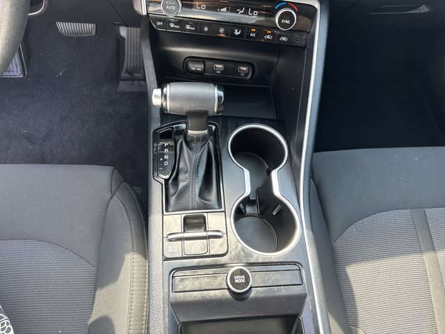 Vehicle image 30 of 32