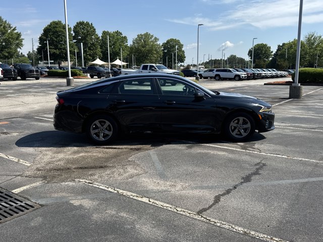 Vehicle image 4 of 32