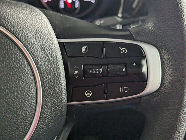 Vehicle image 24 of 26