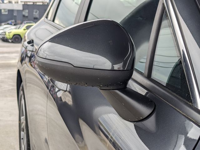 Vehicle image 11 of 26