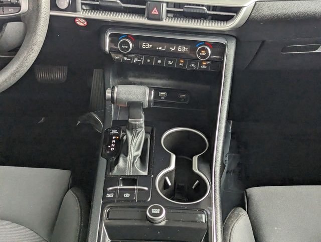 Vehicle image 17 of 26
