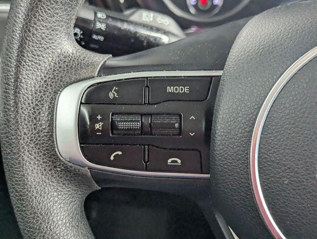 Vehicle image 23 of 26