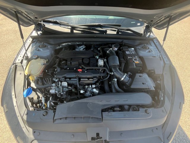 Vehicle image 21 of 31