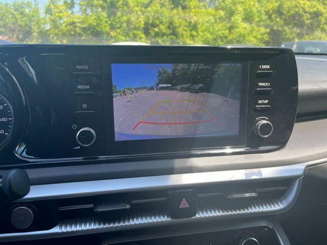 Vehicle image 14 of 31