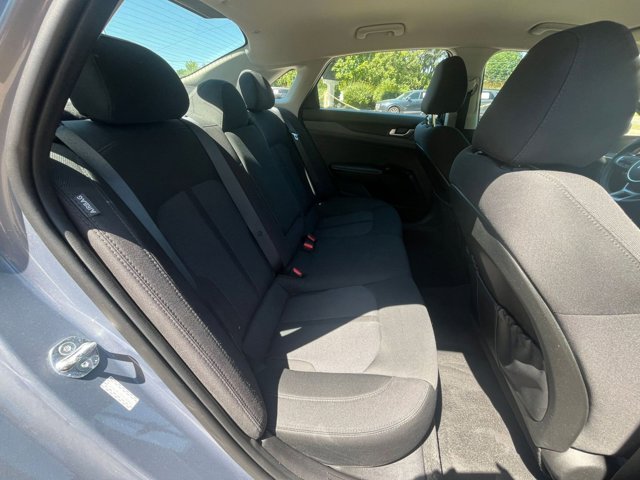 Vehicle image 28 of 31