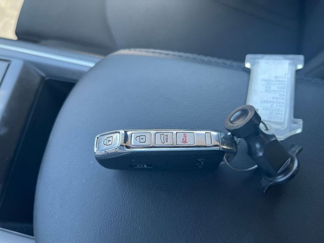 Vehicle image 15 of 31