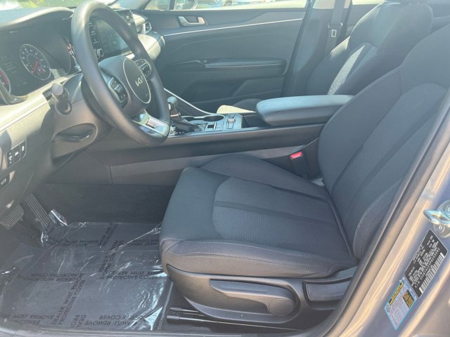 Vehicle image 17 of 31