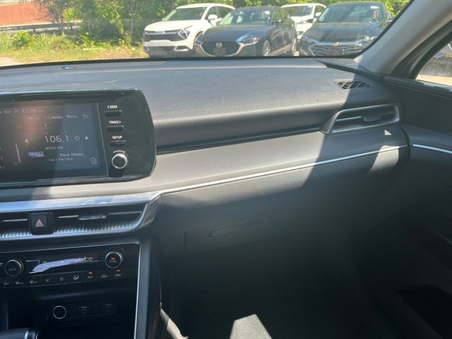 Vehicle image 24 of 31