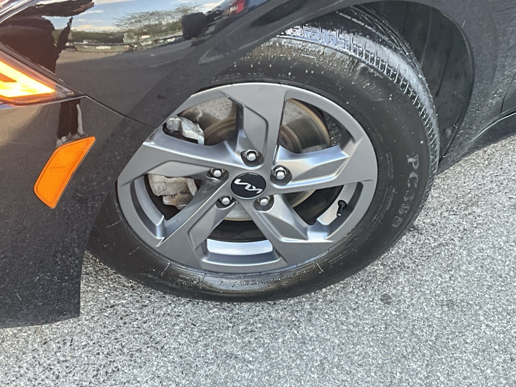 Vehicle image 6 of 35