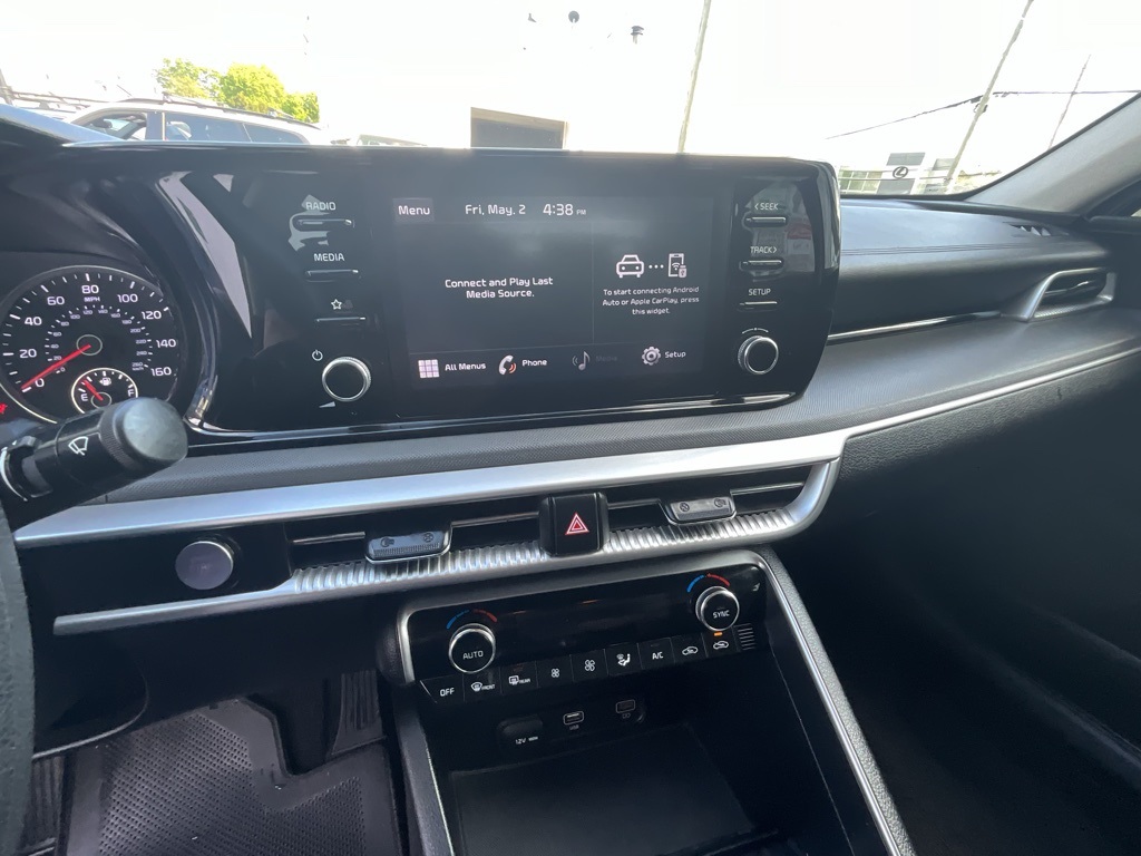 Vehicle image 16 of 35