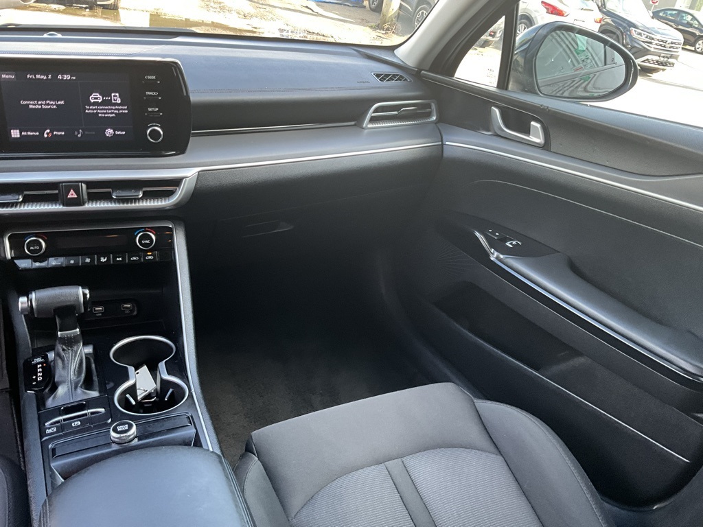 Vehicle image 24 of 35