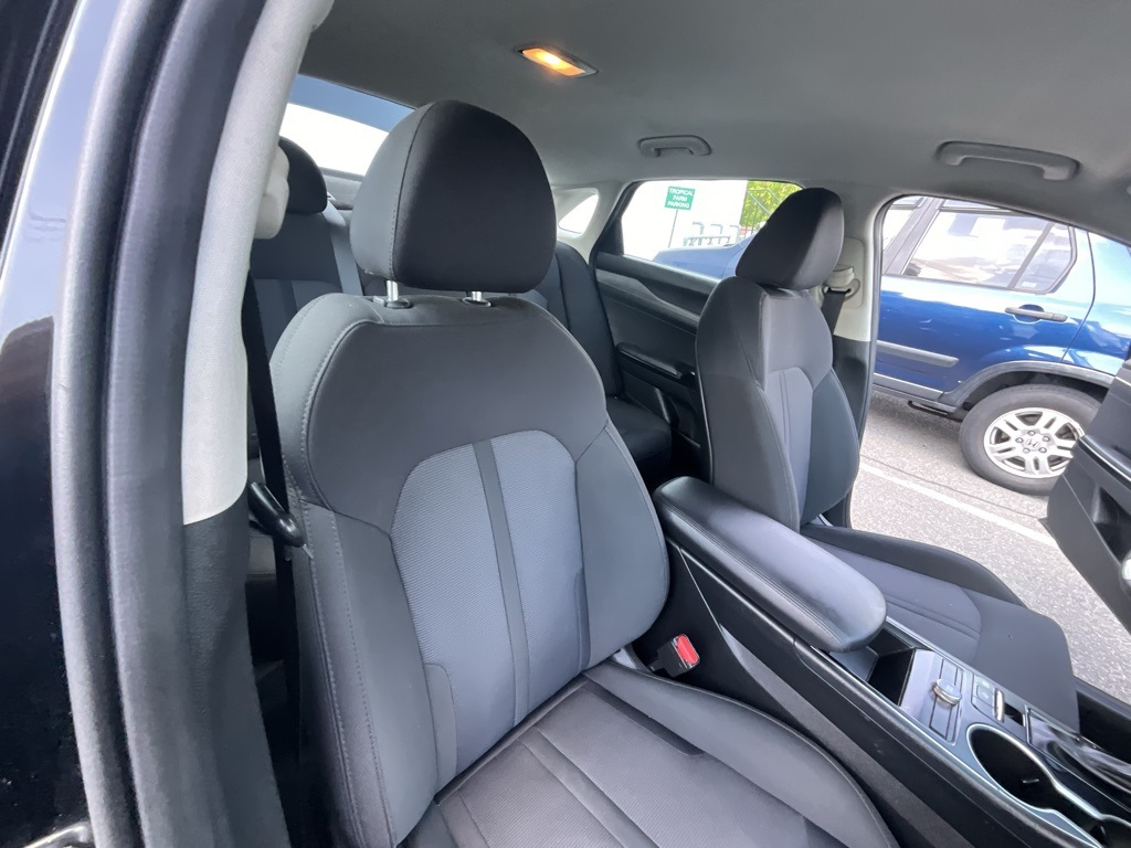 Vehicle image 28 of 35