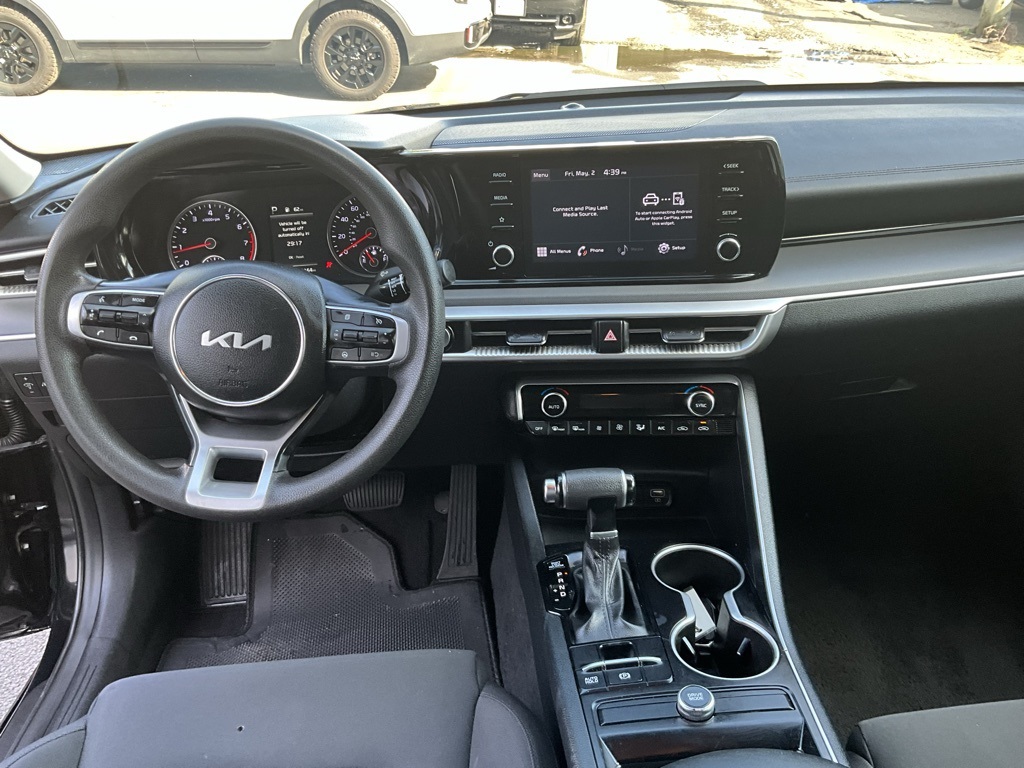 Vehicle image 25 of 35