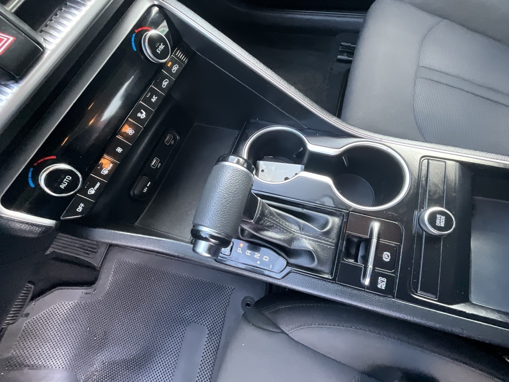 Vehicle image 20 of 35
