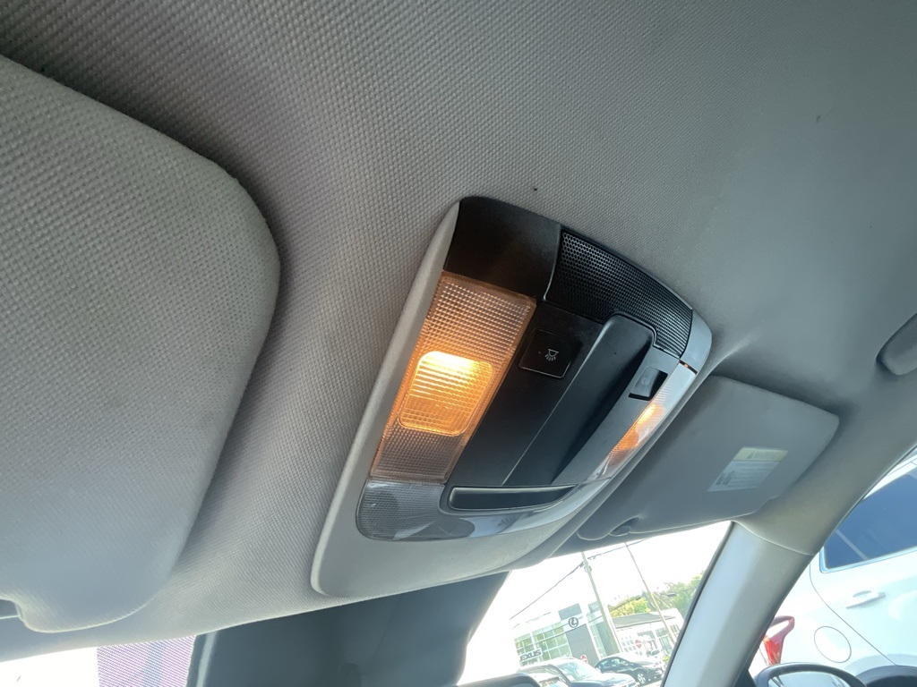 Vehicle image 18 of 35
