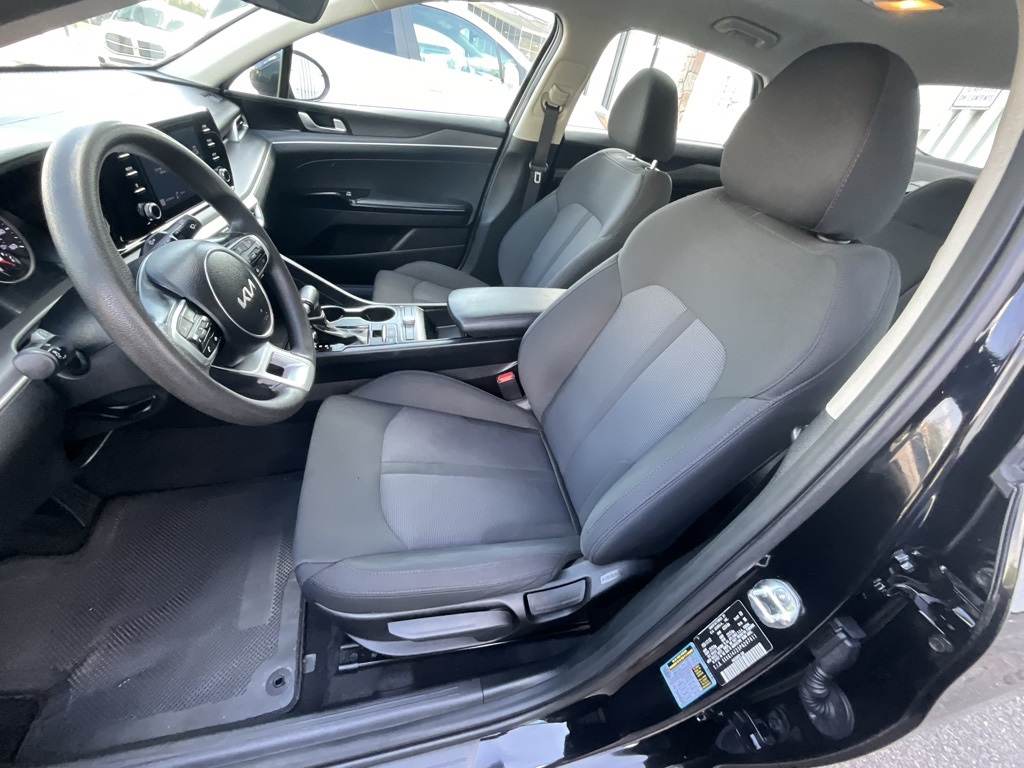 Vehicle image 11 of 35