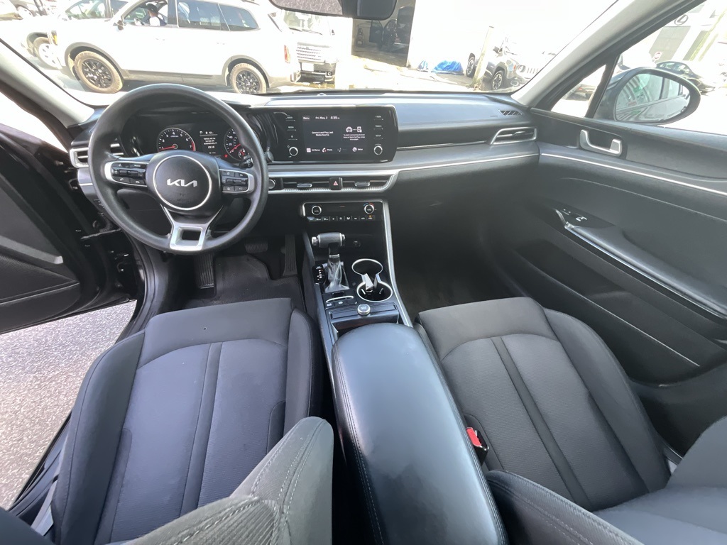 Vehicle image 26 of 35