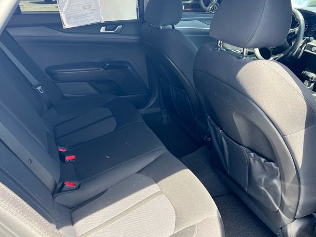 Vehicle image 16 of 31