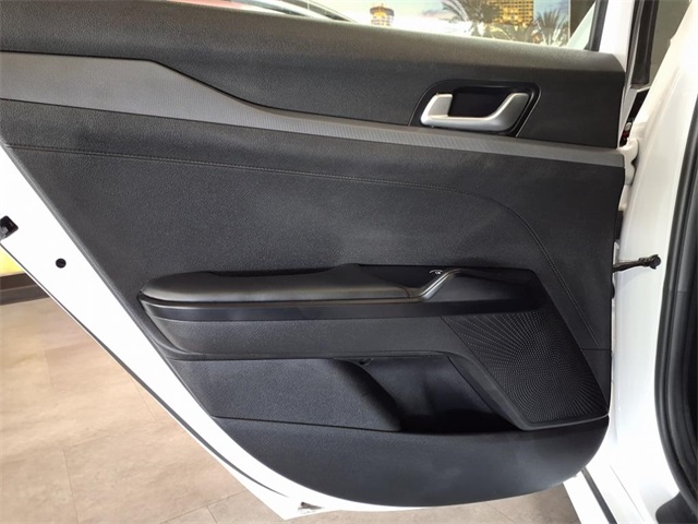 Vehicle image 20 of 21
