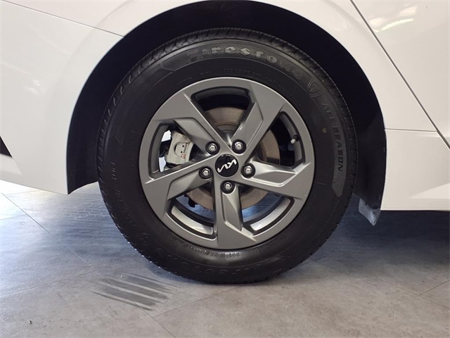 Vehicle image 7 of 21