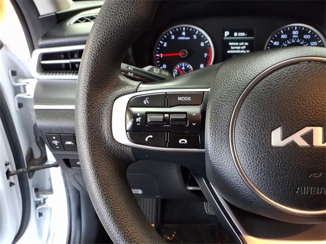 Vehicle image 11 of 21
