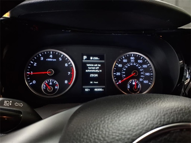 Vehicle image 13 of 21