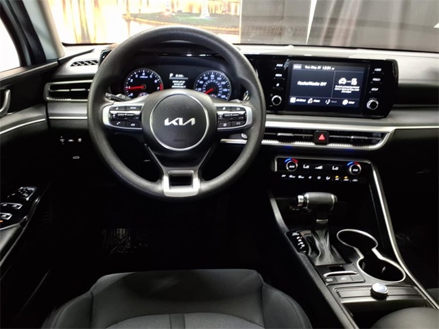 Vehicle image 8 of 21
