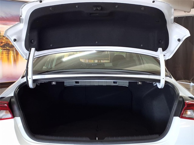 Vehicle image 6 of 21