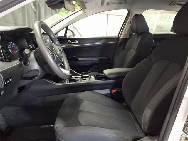 Vehicle image 19 of 21
