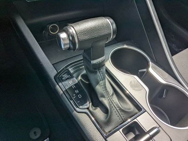 Vehicle image 22 of 24