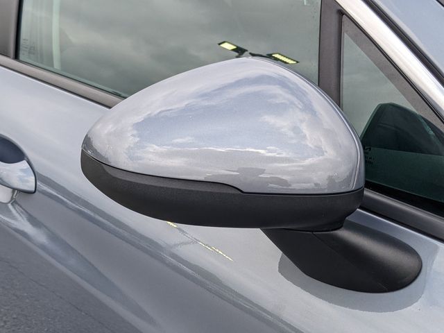Vehicle image 10 of 24