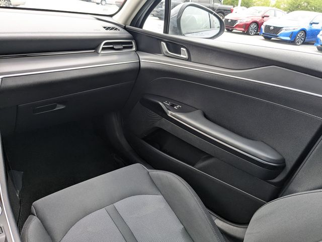 Vehicle image 14 of 24