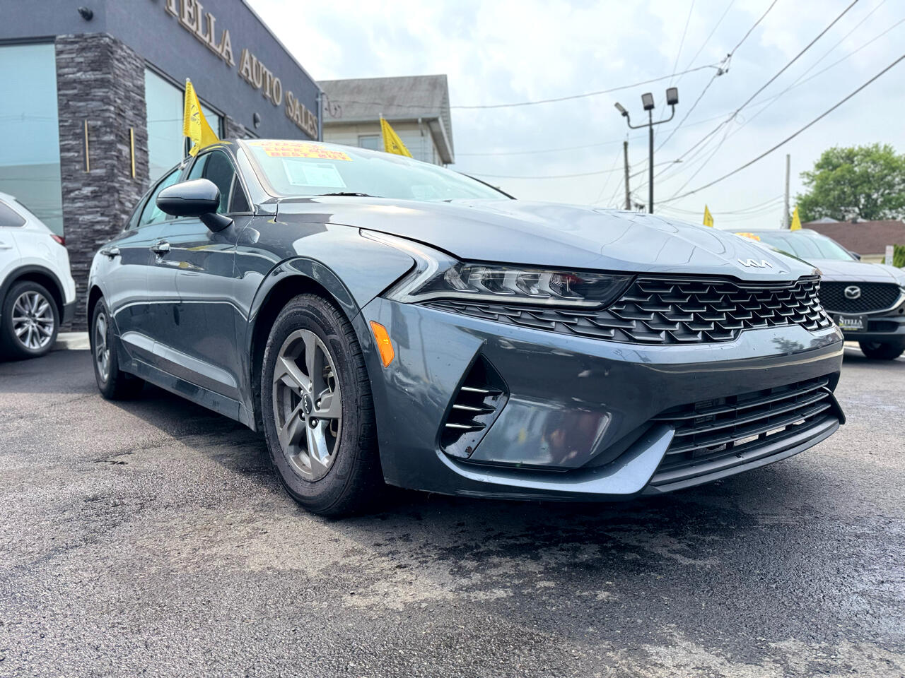 Vehicle image 8 of 30