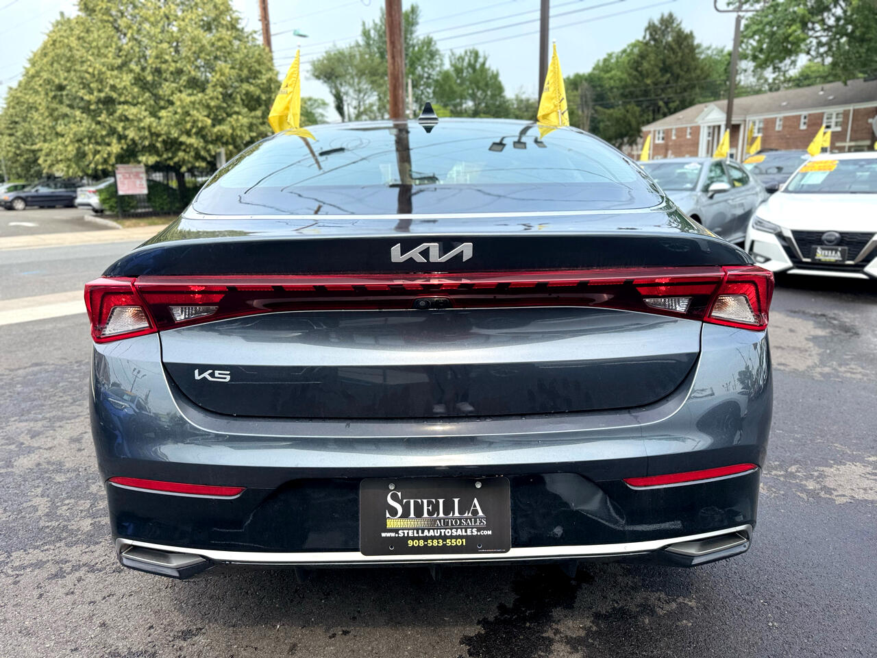 Vehicle image 11 of 30