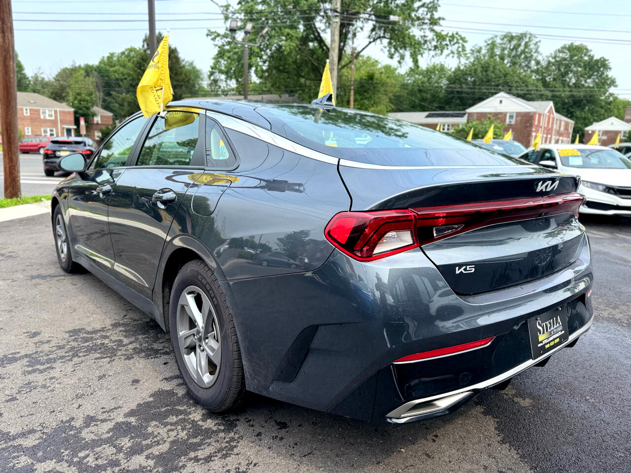 Vehicle image 12 of 30
