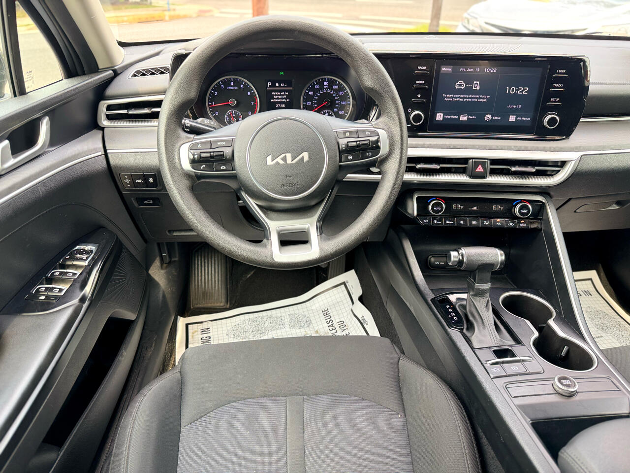 Vehicle image 25 of 30