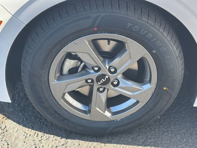 Vehicle image 26 of 42