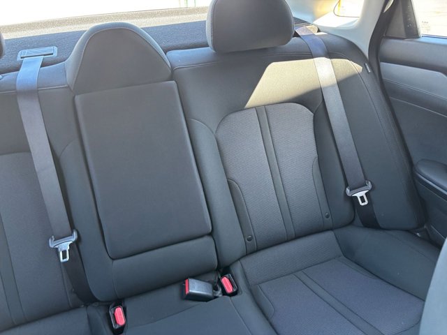 Vehicle image 33 of 42