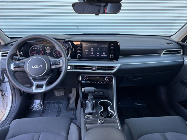 Vehicle image 29 of 42