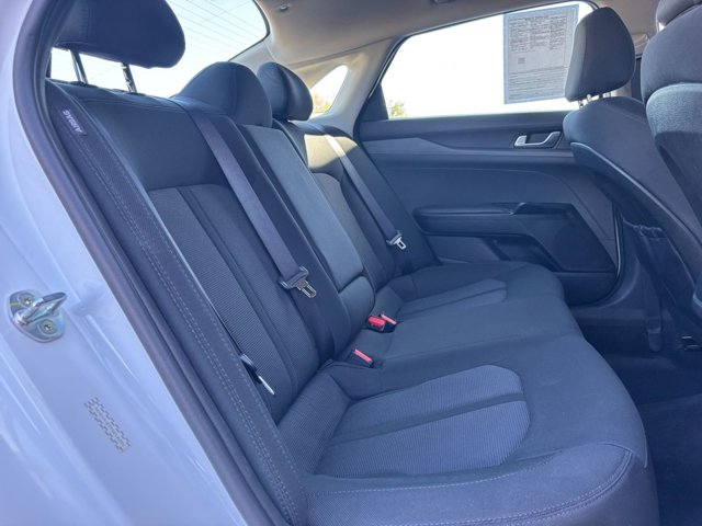Vehicle image 22 of 42