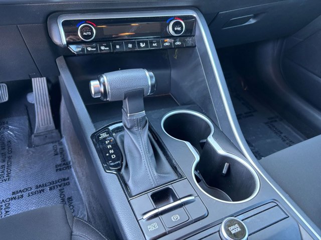 Vehicle image 37 of 42