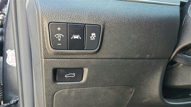 2023 Kia K5 LXS Image 30 of 35